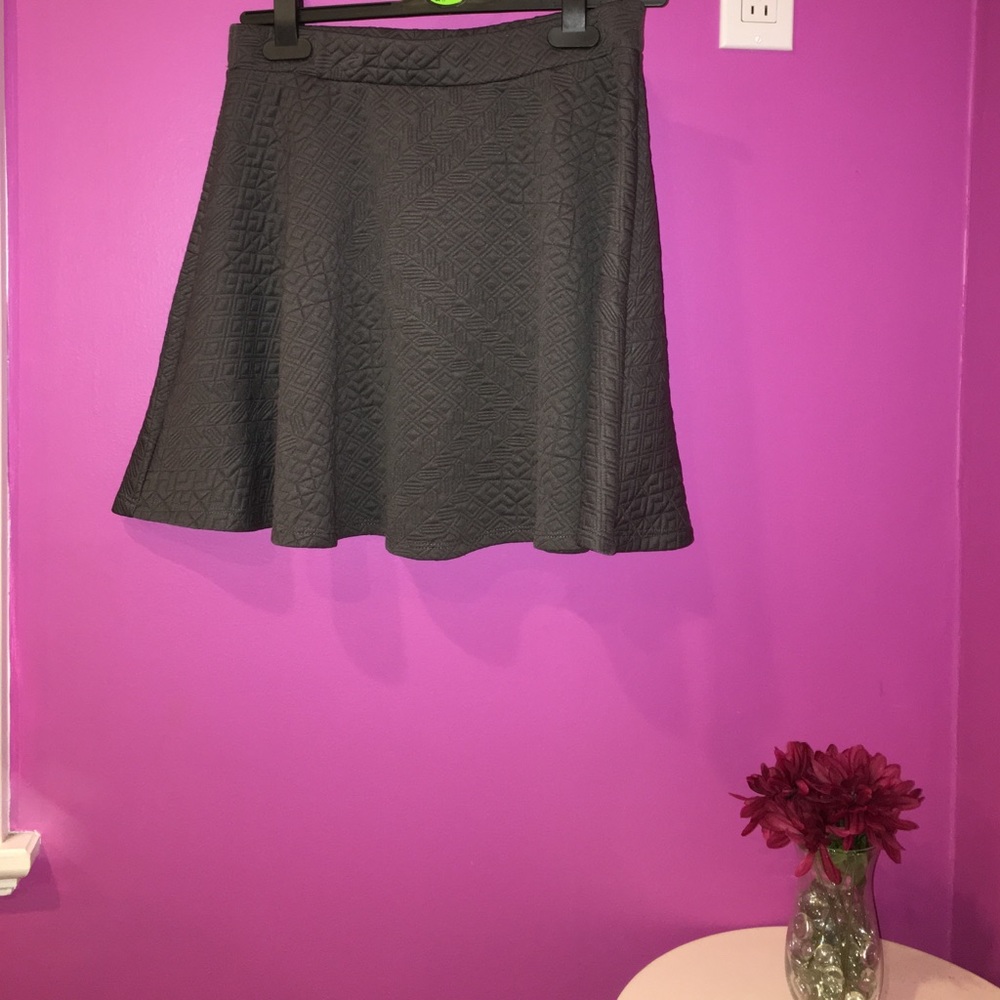 gray skirt