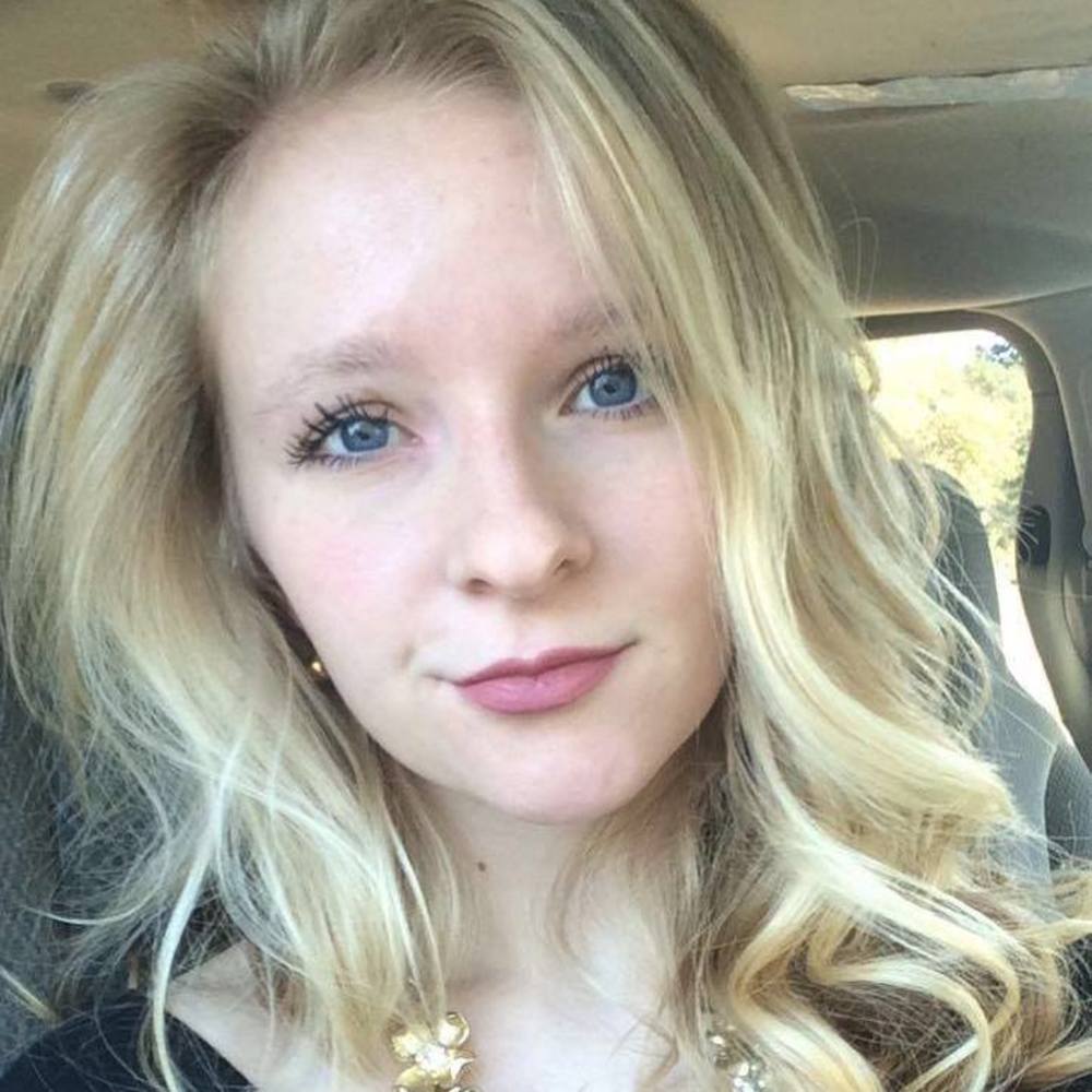 Meet your Posher, Caitlin