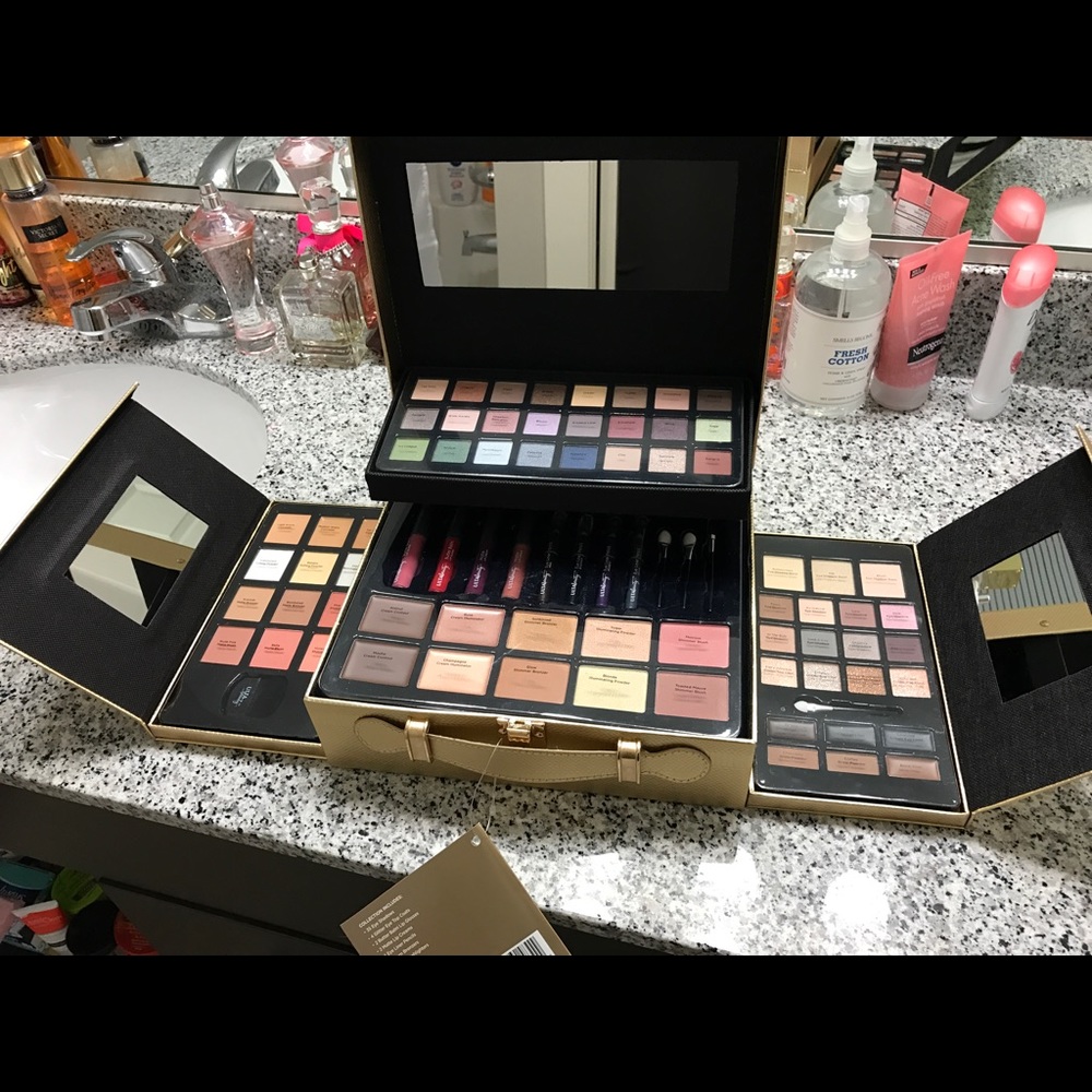 NWT Ultimate Makeup Collection!! Over 70 products!