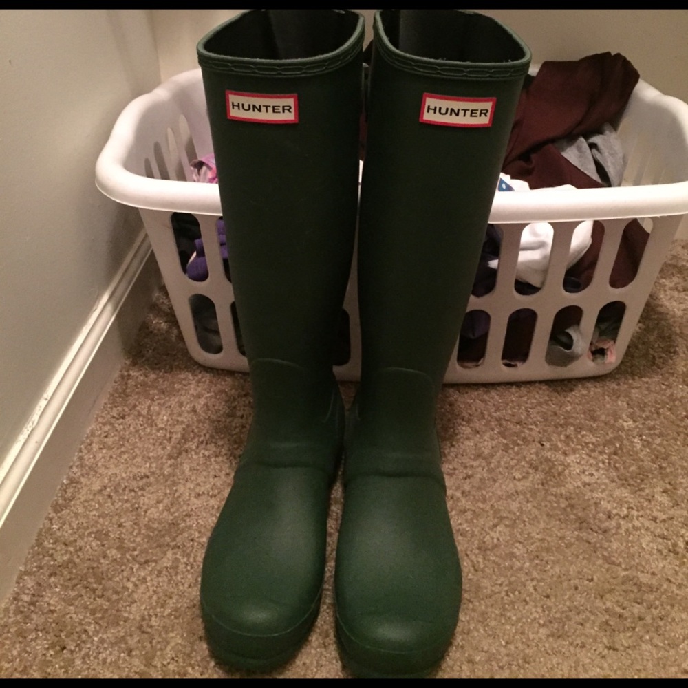 Green adjustable back Hunter boots