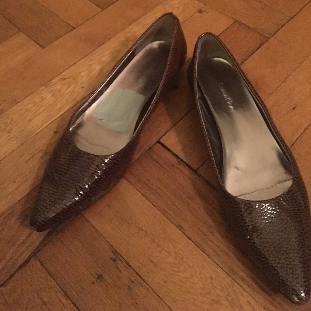 CALVIN KLIEN Brown Flats, size 8