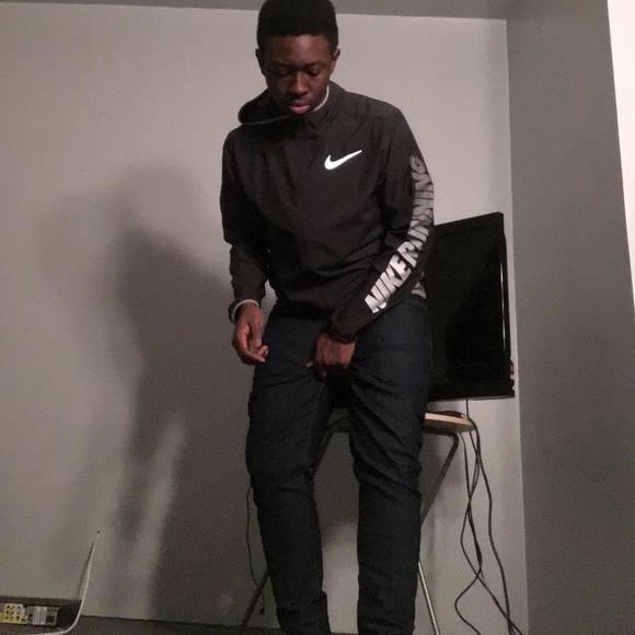 Meet your Posher, Q - Picture 1 of 1