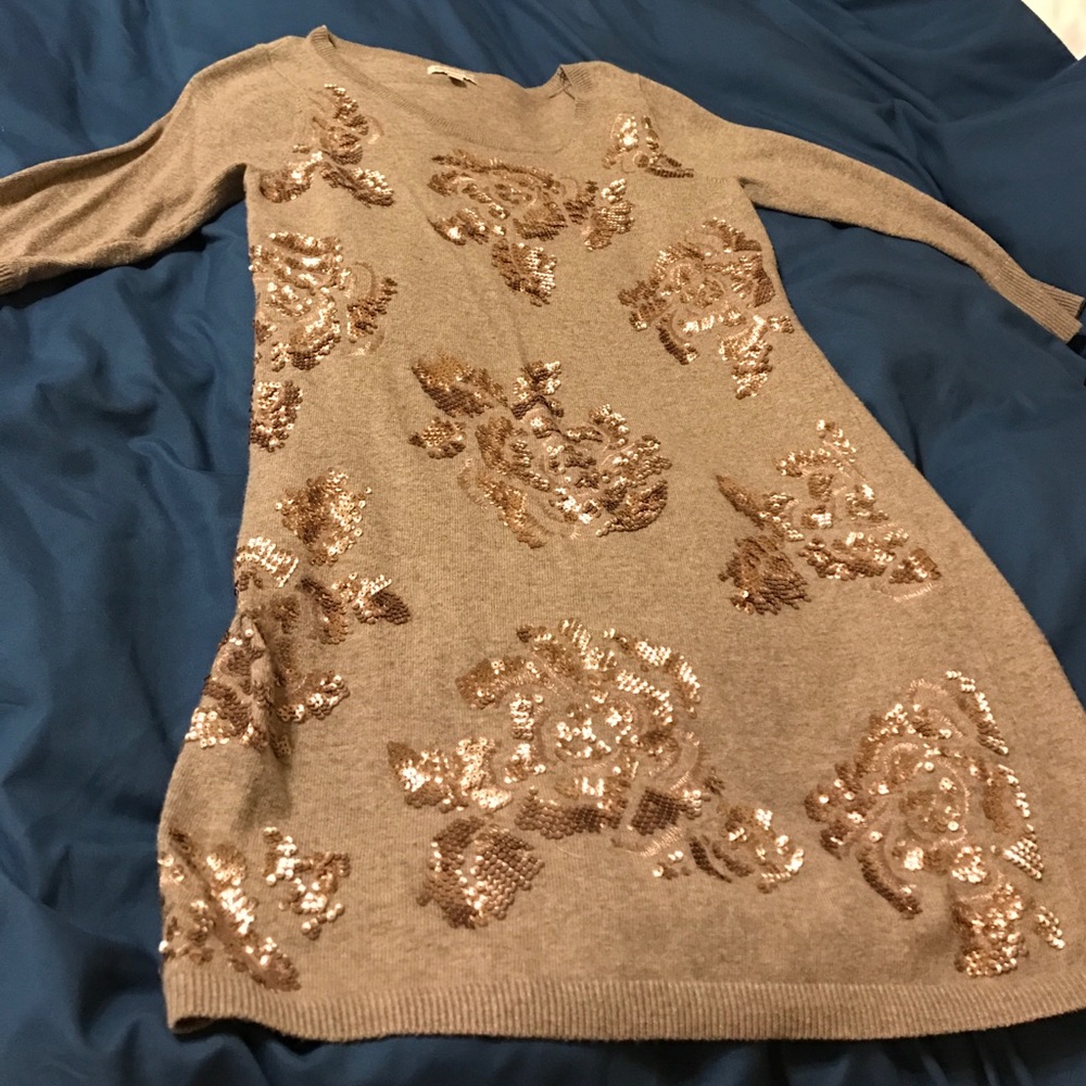 Tunic dress with sequin details