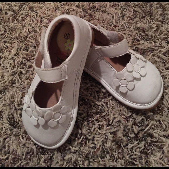 alligator squeaky shoes