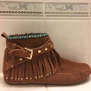 Moccasin booties!