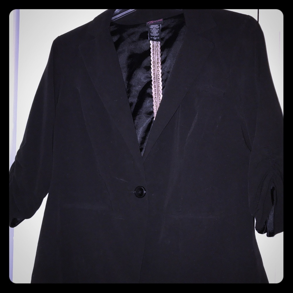Torrid plus size 3/4 length sleeve touched blazer