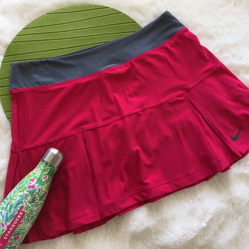 Nike Dri-Fit  pleated skort size M