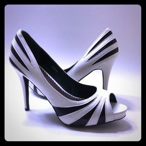 Jumelles peeptoe pumps