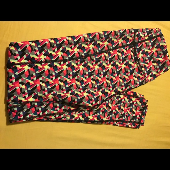 Beautiful Victoria's Secret leggings - Picture 1 of 4