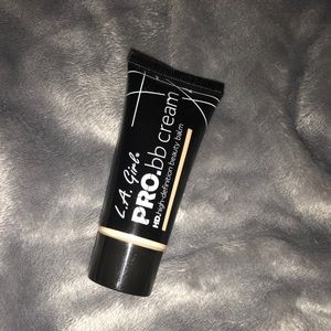 l.a. girl foundation