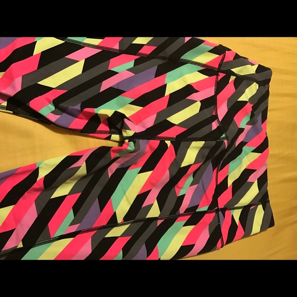 Beautiful!!!! Victoria secret sport leggings - Picture 4 of 5