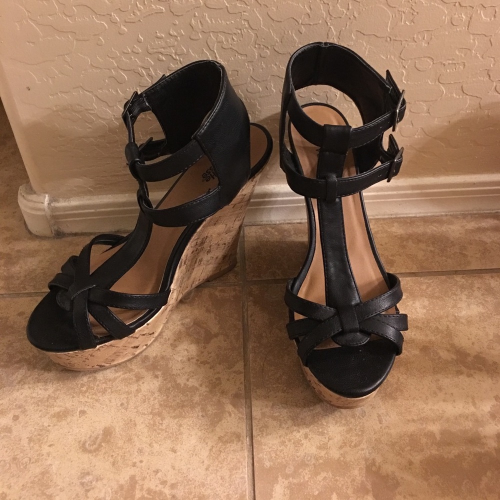 Black 5 1/2 inch wedges