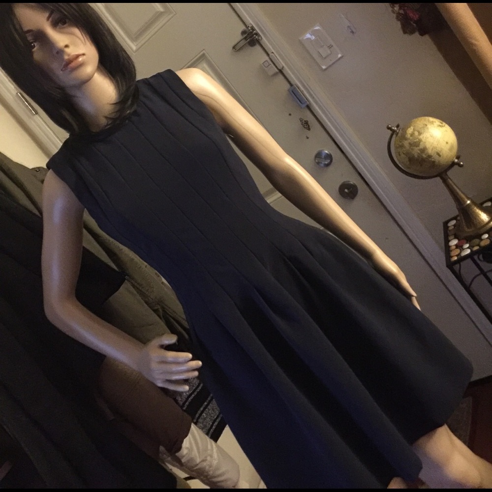 H&M Dress - Picture 2 of 8