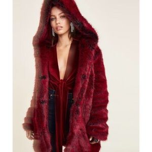 LPA Faux fur in Blood Red