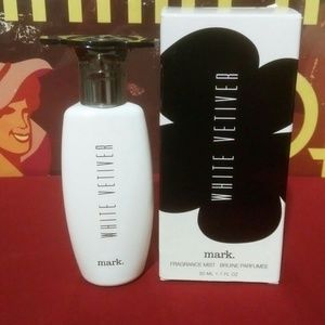 mark. White Vetiver Fragrance Mist