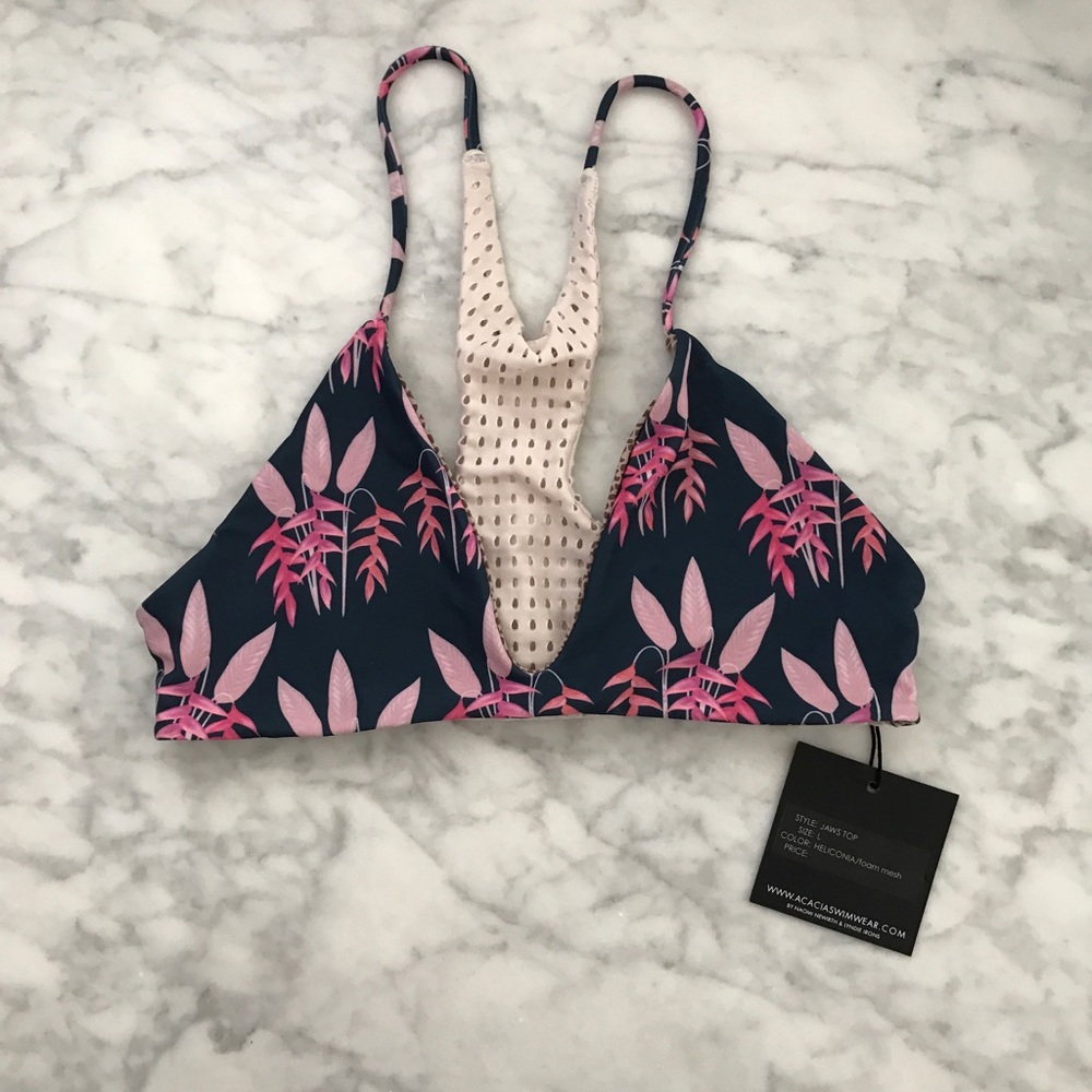 Jaws top in heliconia