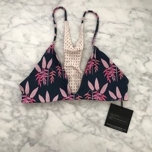 Jaws top in heliconia