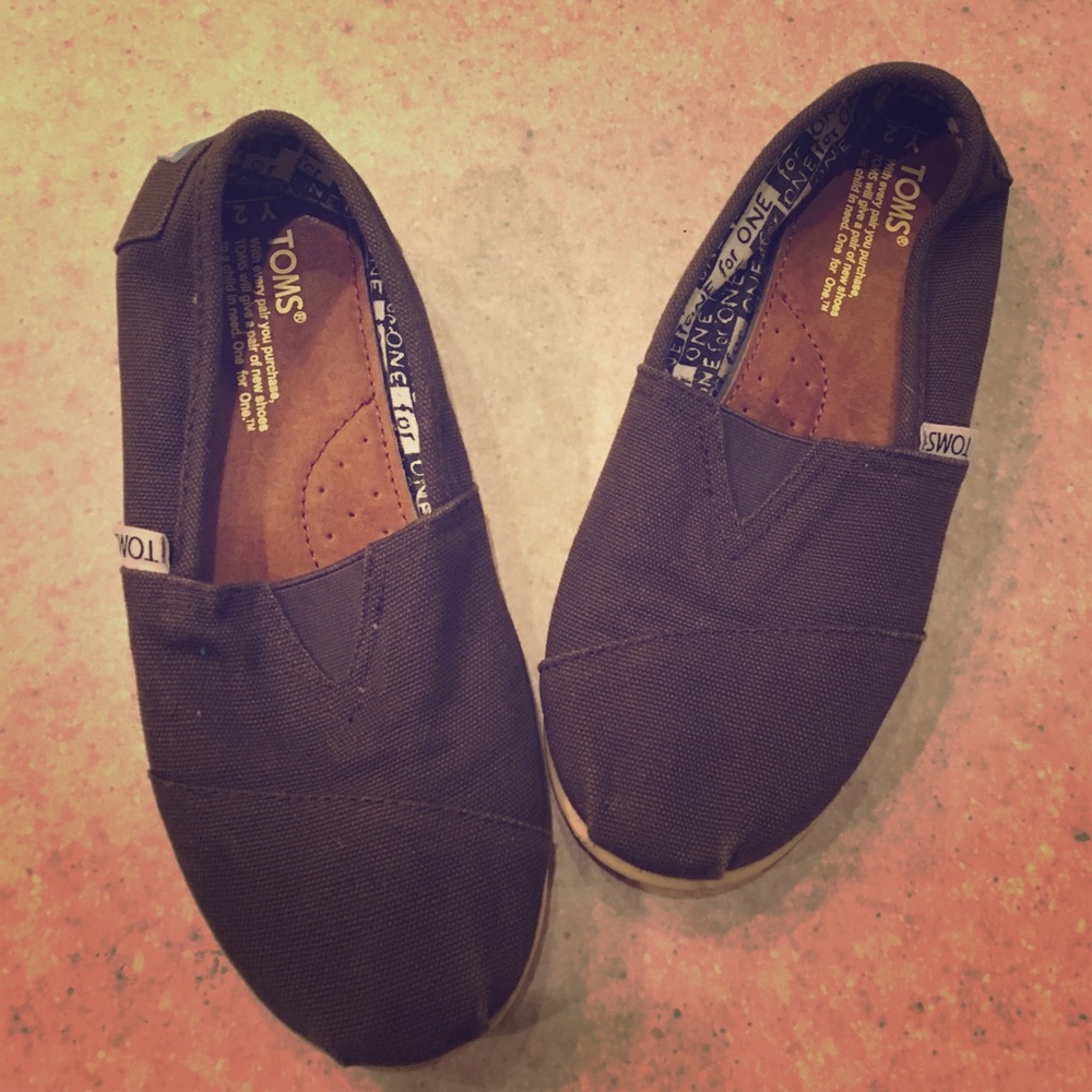 Brown Youth Toms