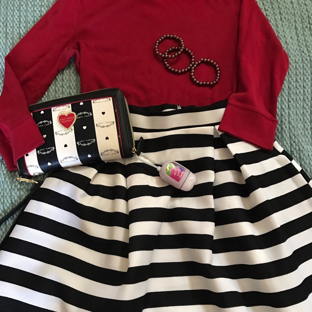striped skirt size "m". - Picture 1 of 2