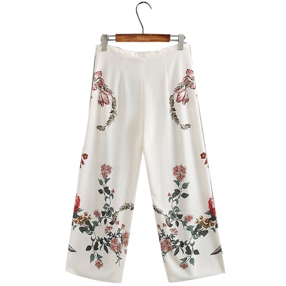 Floral Wide Leg Pant - Picture 4 of 6