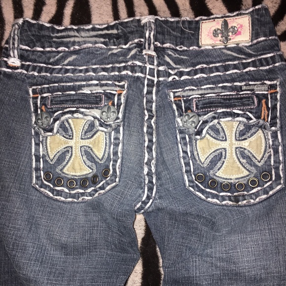 jeans with thick white stitching