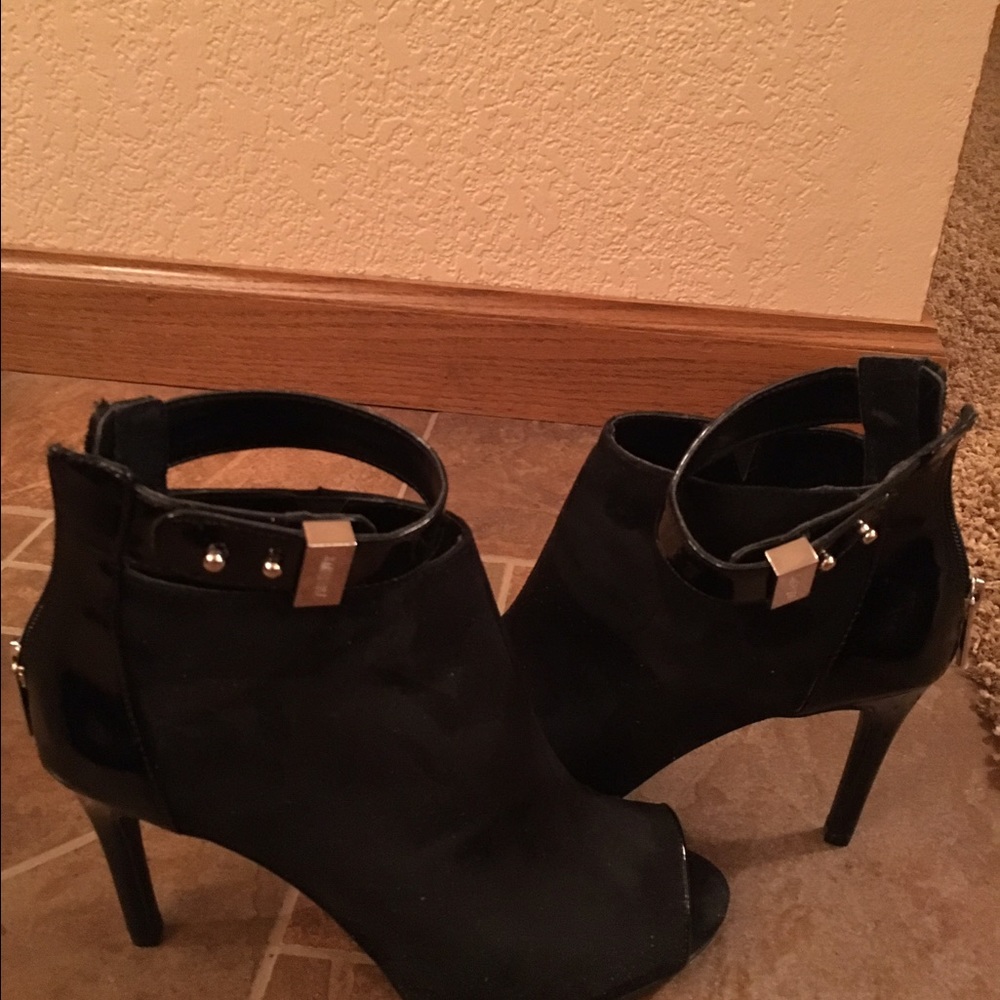 Jenifer Lopez heels