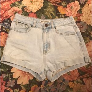 Bullhead Mom Jean High-Waisted Shorts