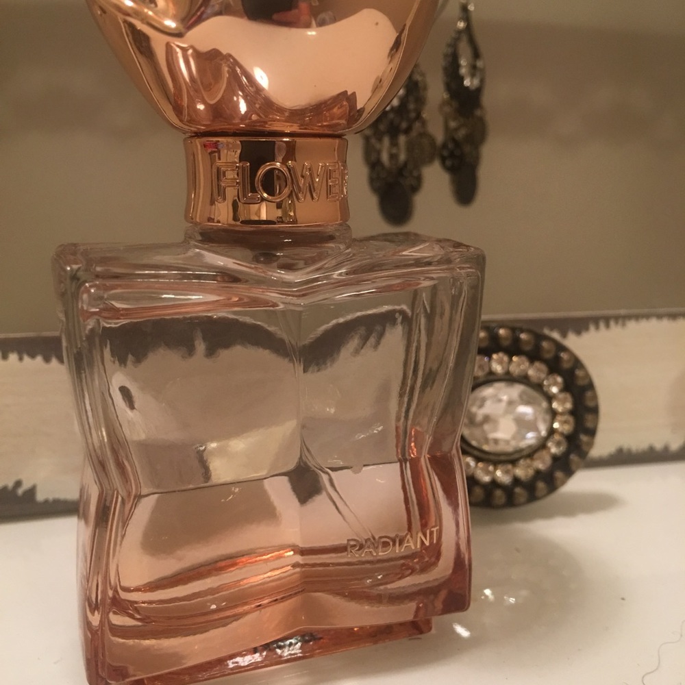 Flower - radiant perfume