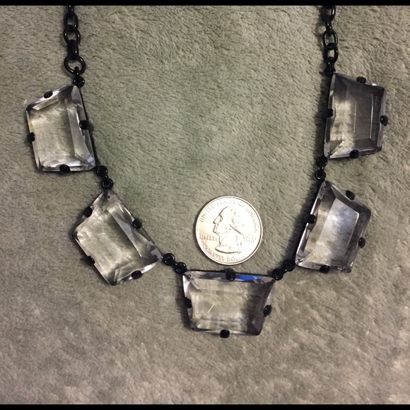 Black & glass necklace - Picture 2 of 7