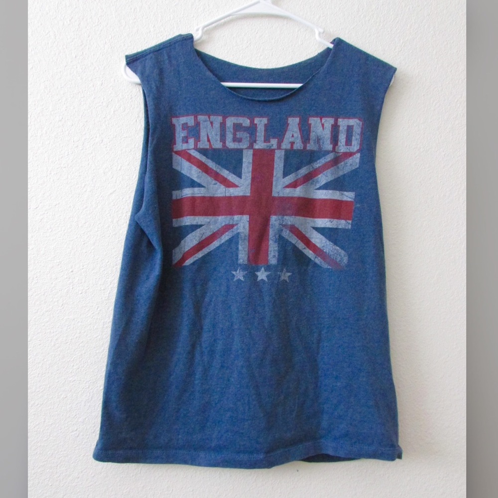 Muscle tee