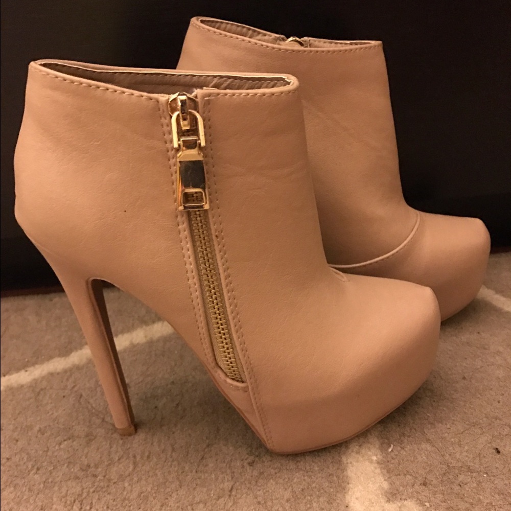 Heel booties