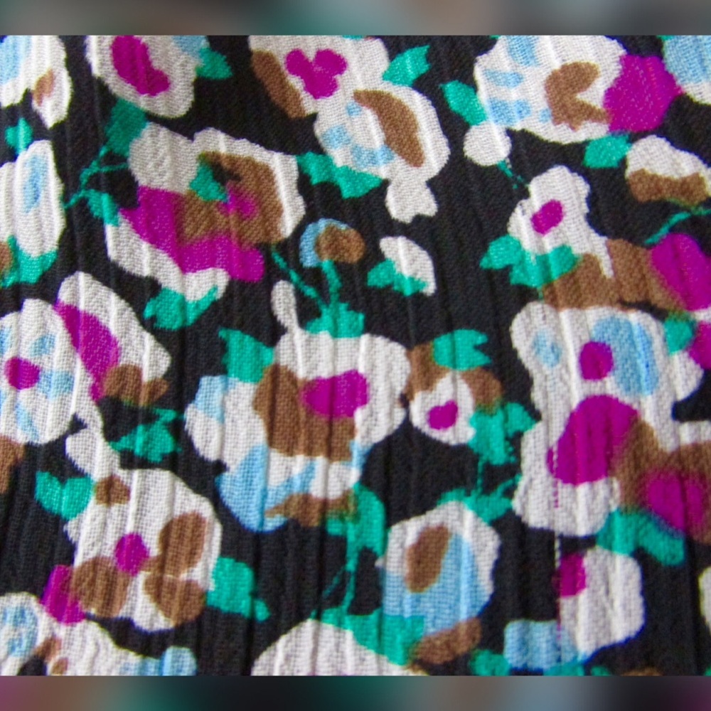Skirt - Picture 3 of 4