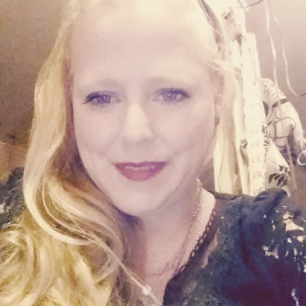 Meet your Posher, Angie