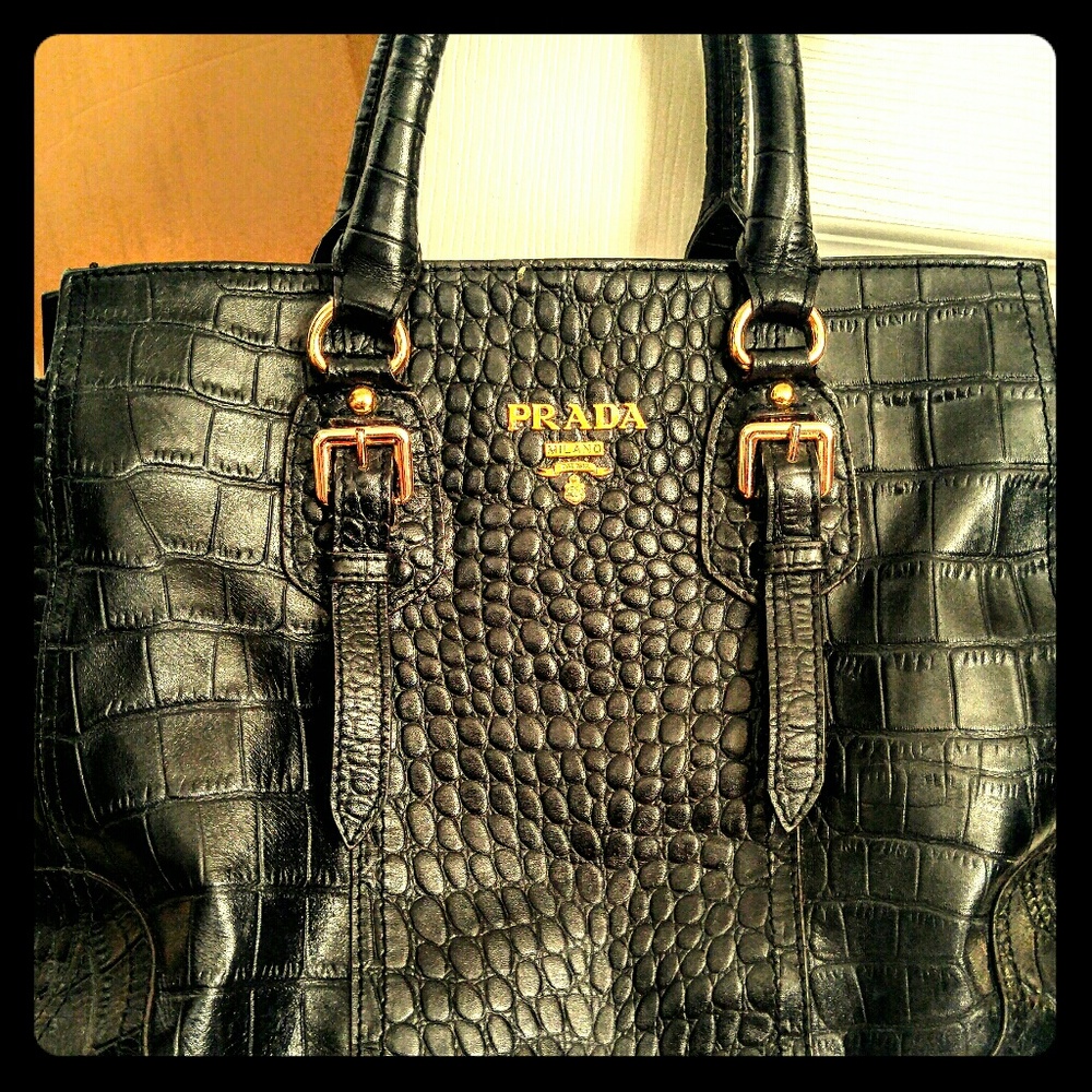 Slightly used HANDBAG....