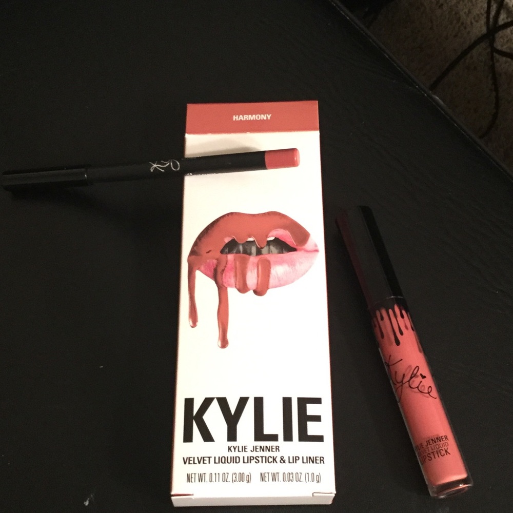 Harmony Kylie Jenner velvet Lipkit