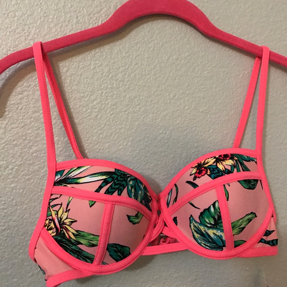New Tropical Coral Push Up Bikini - Picture 3 of 7