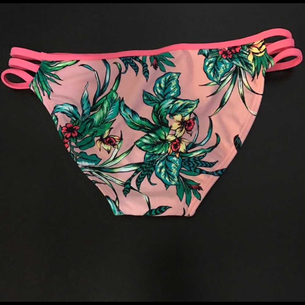 New Tropical Coral Push Up Bikini - Picture 7 of 7