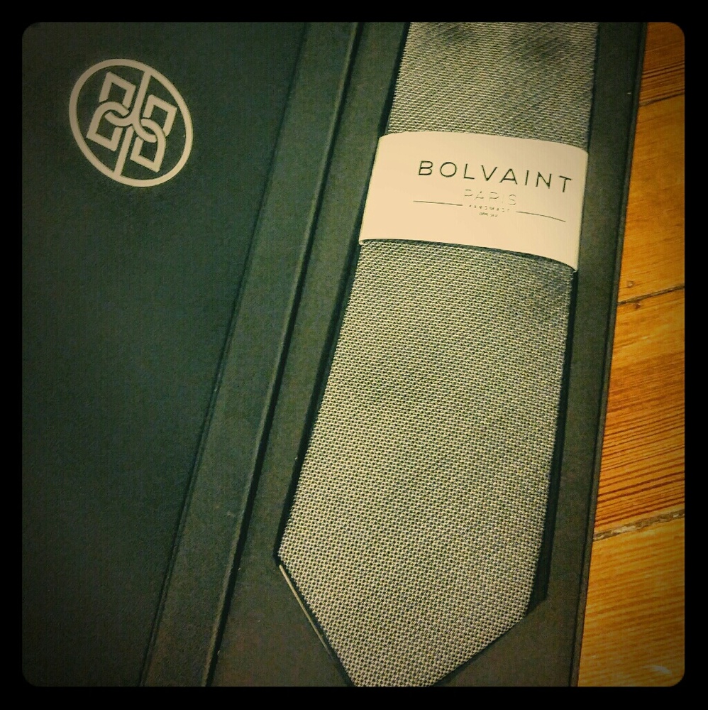 Men's 100% silk handmade in Paris NEW TIE