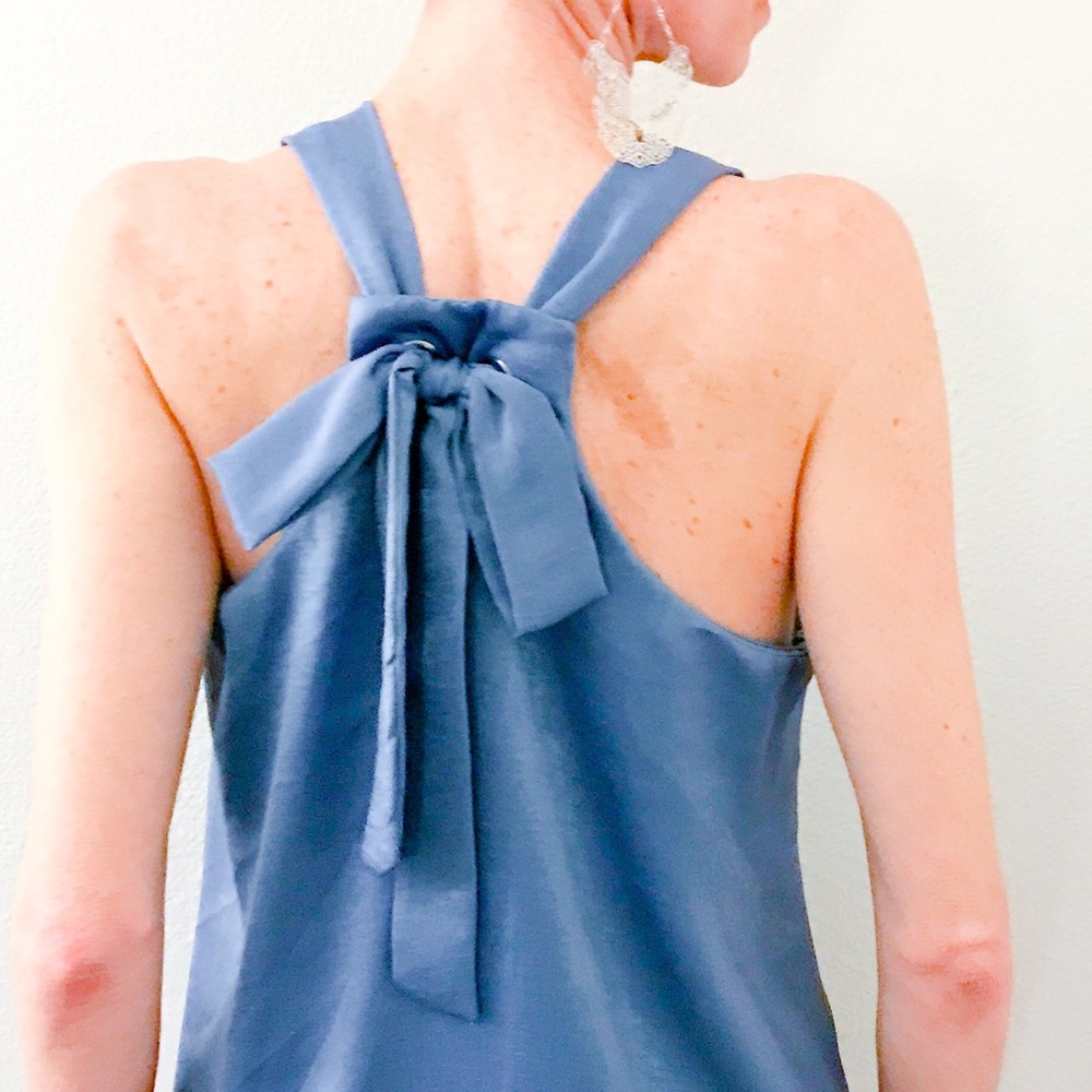 🌸Chic Tie Back Halter Blouse - Picture 5 of 8