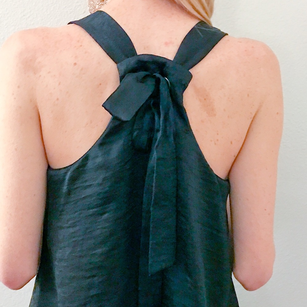🌸Chic Tie Back Halter Blouse - Picture 6 of 8