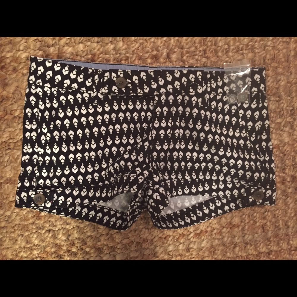 Shorts - Picture 3 of 4
