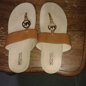 Leather upper sandals w/ Gold MK accent