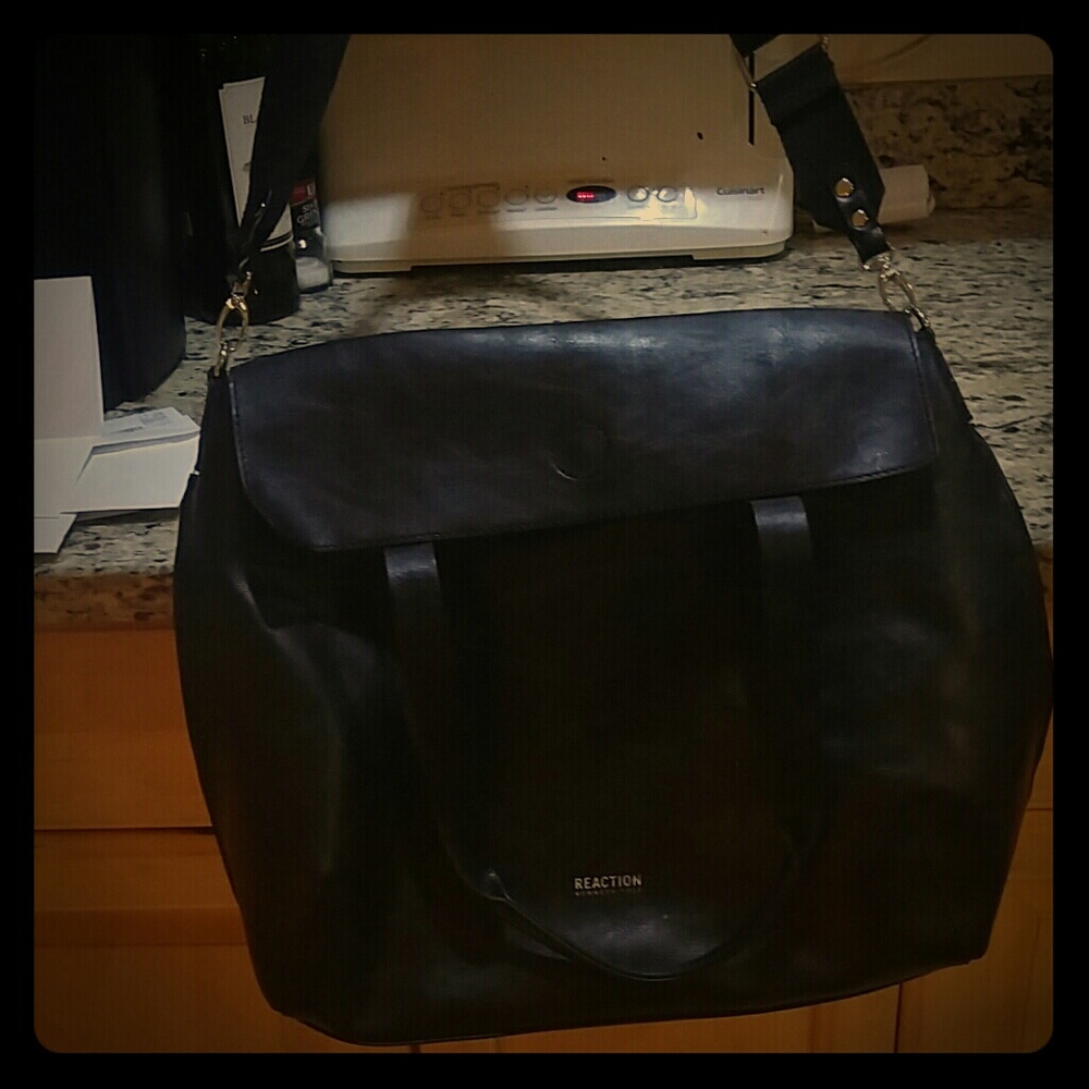 Large slightly used Kenneth Cole handbag