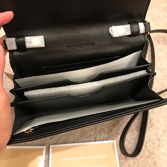 💕NWT Chic Michael Kors black calfhair crossbody - Picture 3 of 8