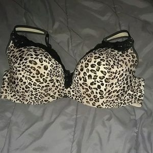 Leopard pattern with lace trim