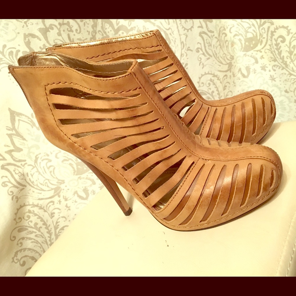 Bcbgeneration "EDDAH" leather booties