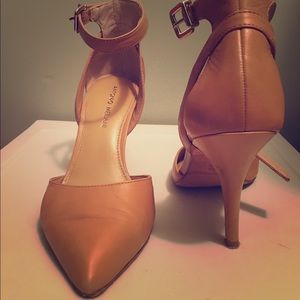 Antonio Melani Pumps