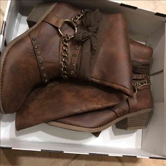 NEW NOT RATED TALL BOOTS FROM BUCKLE - Picture 2 of 2