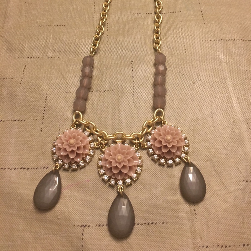 Statement necklace