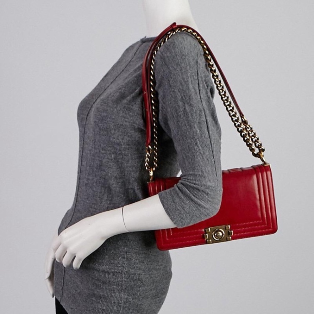 Chanel authentic red medium boy gold hardware bag - Picture 3 of 8